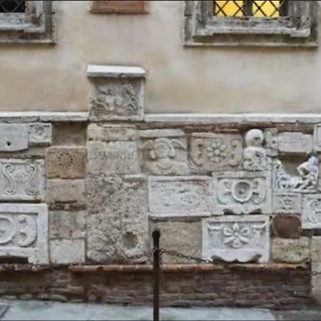 In Palazzo Bucelli Apartment